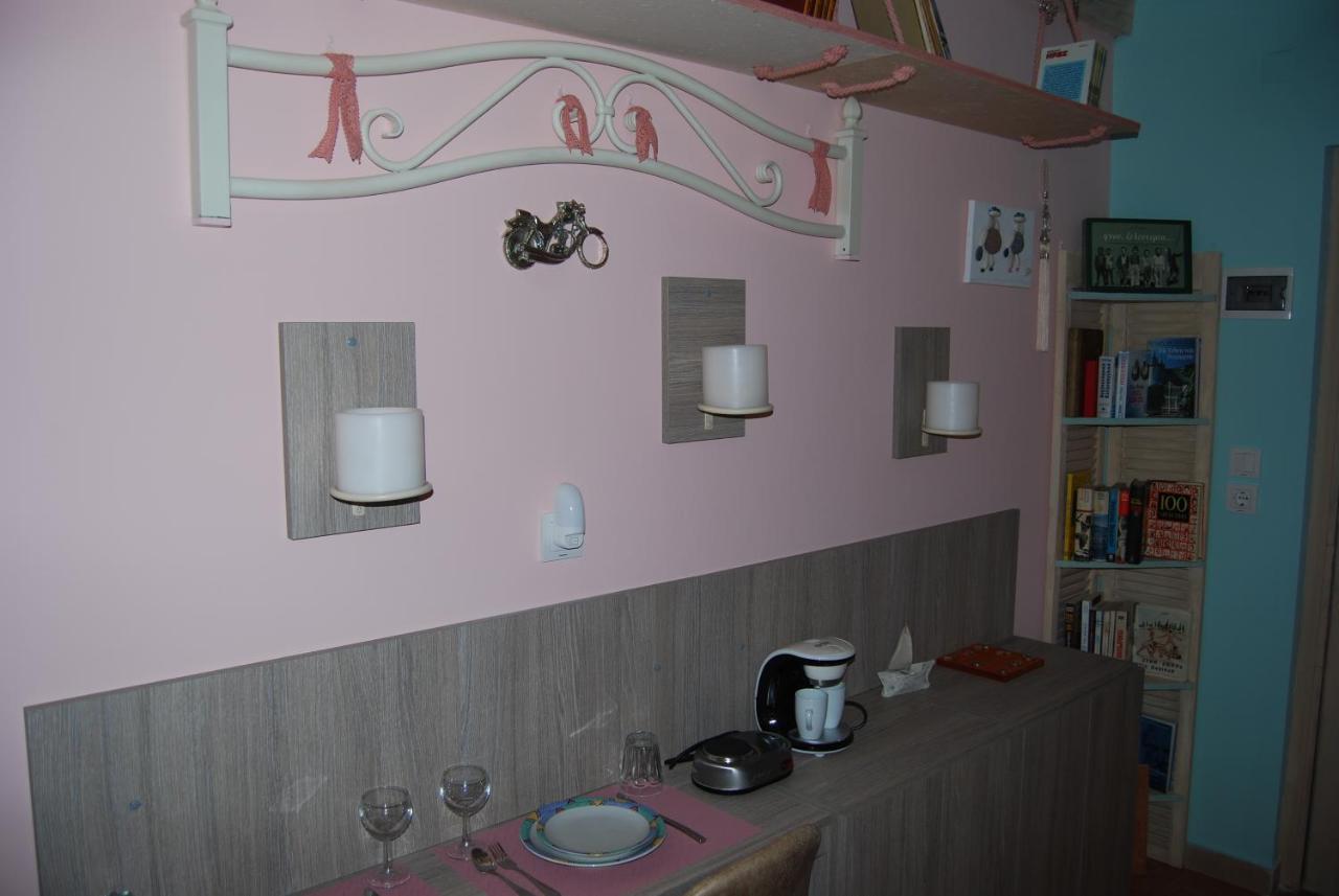 Luxury Traditional Room The Small Bookstore Kastro-Kyllini 외부 사진
