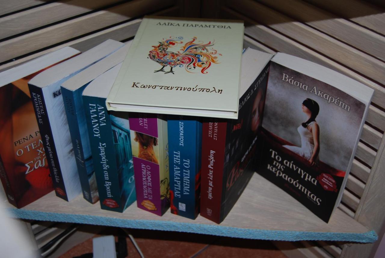 Luxury Traditional Room The Small Bookstore Kastro-Kyllini 외부 사진