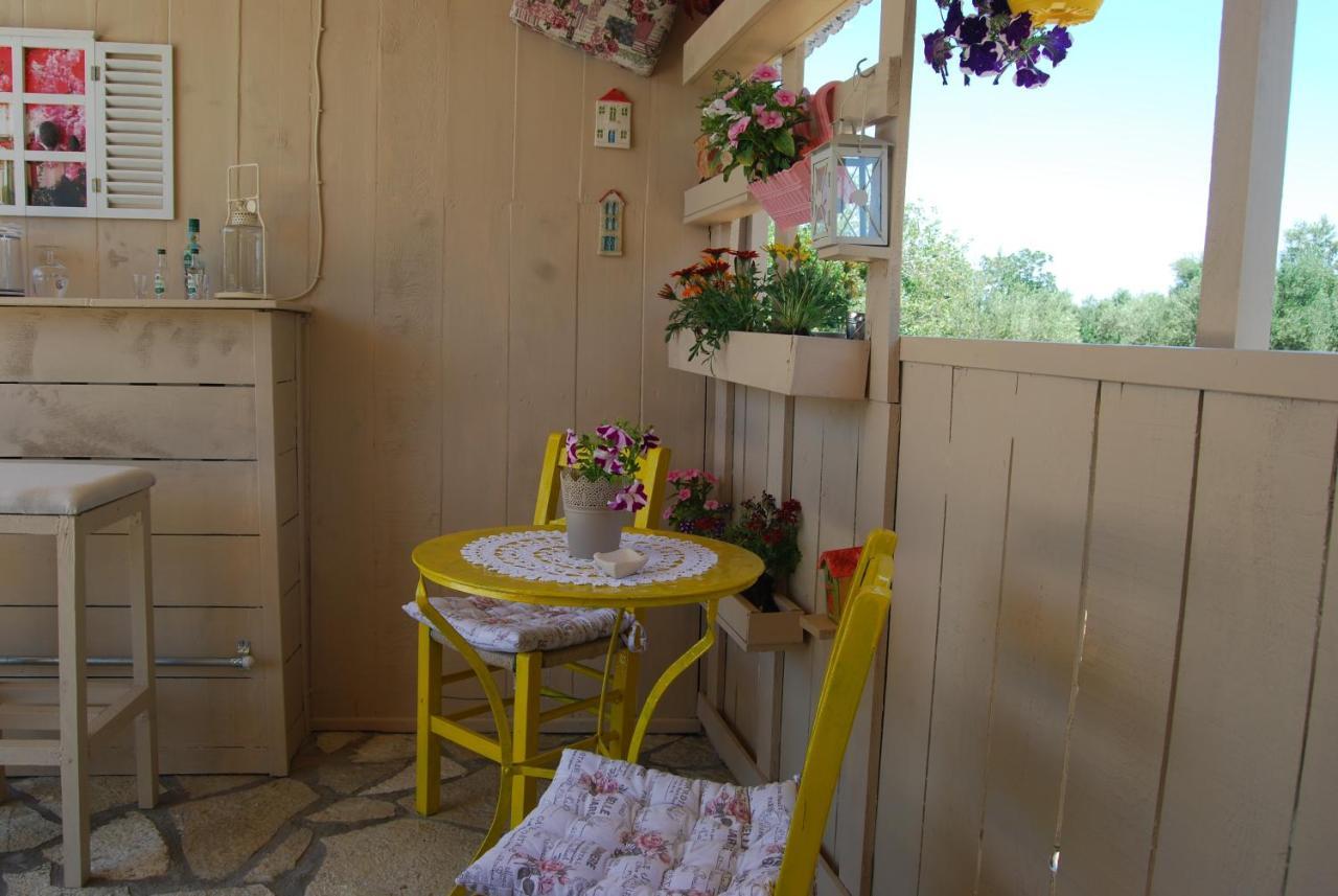Luxury Traditional Room The Small Bookstore Kastro-Kyllini 외부 사진