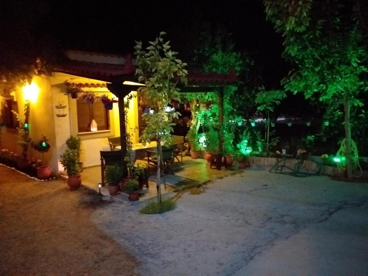 Luxury Traditional Room The Small Bookstore Kastro-Kyllini 외부 사진